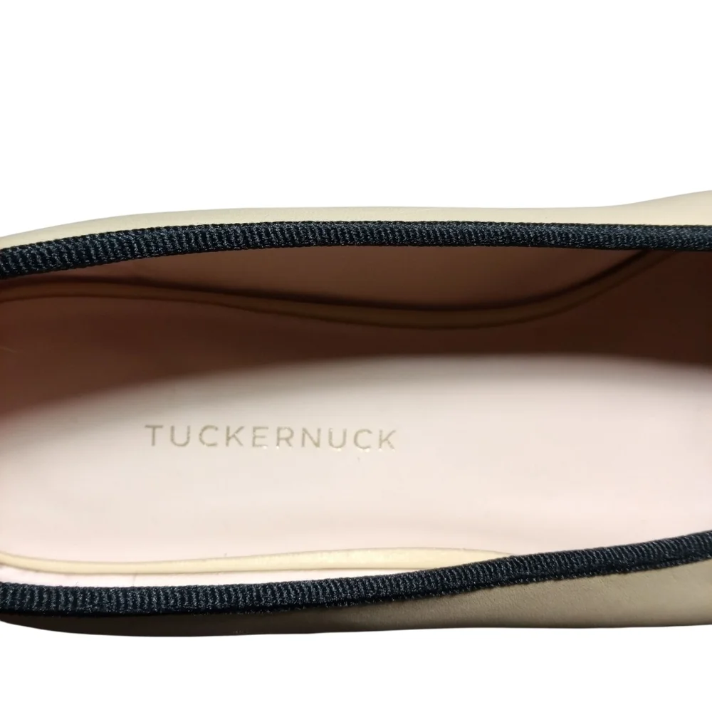 Tuckernuck Almond Toe Two Tone Leather Flats Beige Black Trim Classic Chic Sz 8